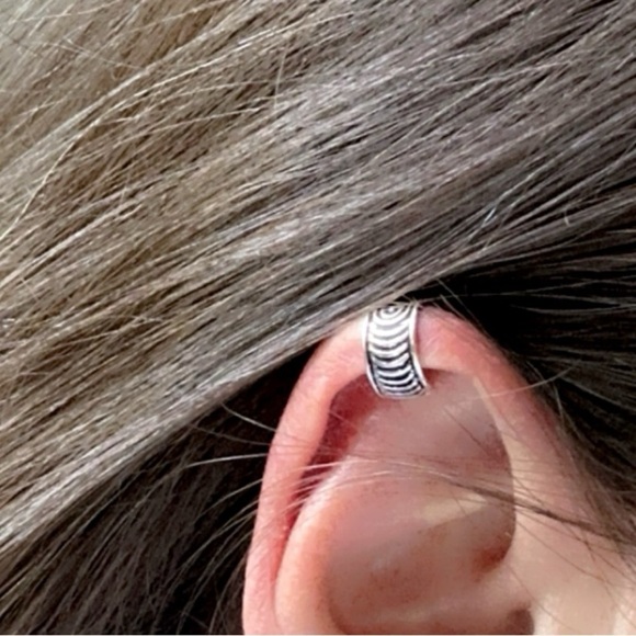 Sterling Silver Spiral Textured Ear Cuff – Bold No Piercing Design - Picture 8 of 8